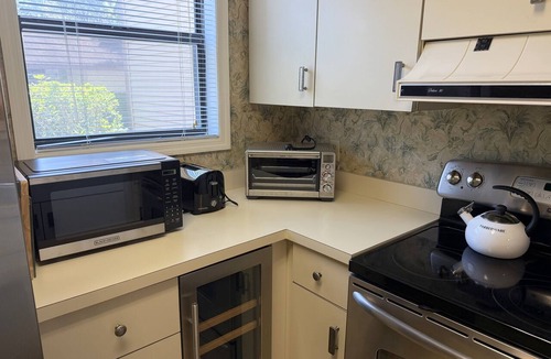 Saint Simons Island Condo | Pet Friendly Condo in Gated Community with Pool and Fitness Center!