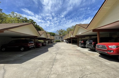 Saint Simons Island Condo | Pet Friendly Condo in Gated Community with Pool and Fitness Center!