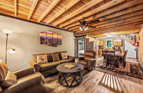 Sevierville Cabin | Pet-friendly 3BD Cabin w/HOT TUB! FirePit +Arcade