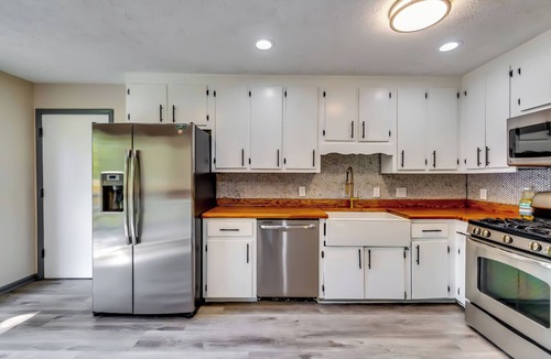 Kennesaw House | Pet-Friendly 4BR Home w/Full Gym, 3BT and Patio by Ballparks in Woodstock