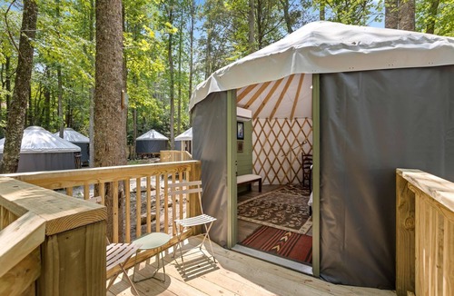 Rocky Grove RV Rental | Pet-Friendly Glamping Destination near Gatlinburg, Tennessee, Perfect Romantic Getaways