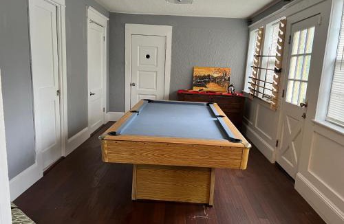 Springfield Villa | Pet friendly home in Historic Springfield near TIAA