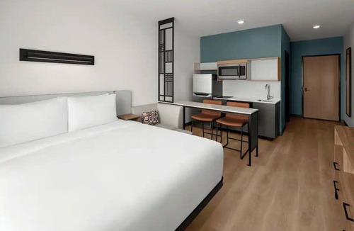 Newnan Hotel | Pet-Friendly Room w/Parking | Urban Air Trampoline and Adventure Park - 0.3 Mi