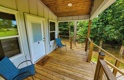 Guntersville Apartment | Pet Friendly Tiny House - Lake Guntersville