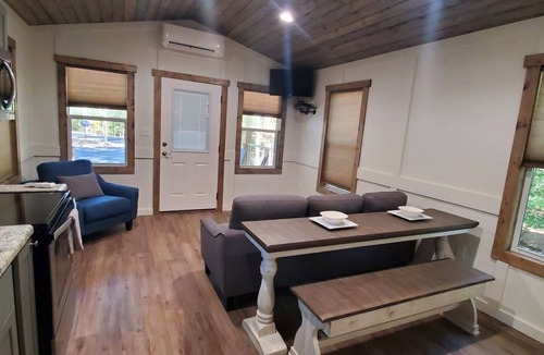 Guntersville Apartment | Pet Friendly Tiny House- Lake Guntersville