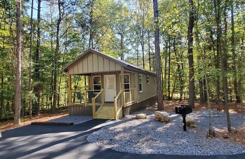 Guntersville Apartment | Pet Friendly Tiny House- Lake Guntersville