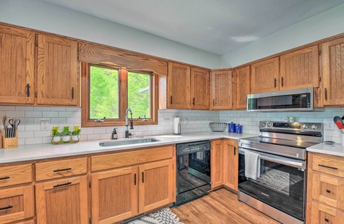 Mountain Springs House | Pet-Friendly Waynesville Home w/Mountain Views!