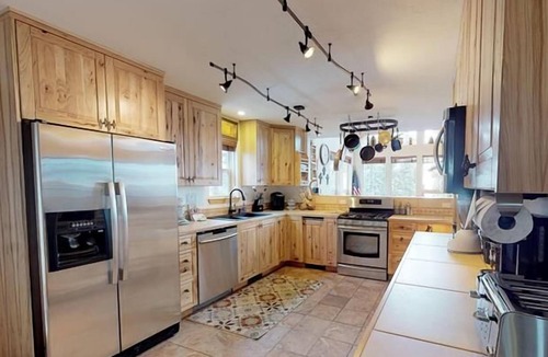 Angel Fire House | Pets | Fireplace | Hot Tub | Air-Conditioning | Royal View