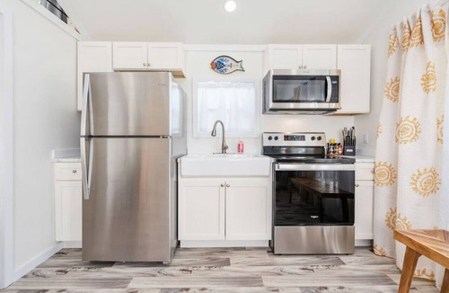 Guntersville Cottage | Pets Welcome 2 Bedroom Tiny House Firepit Minutes to Guntersville