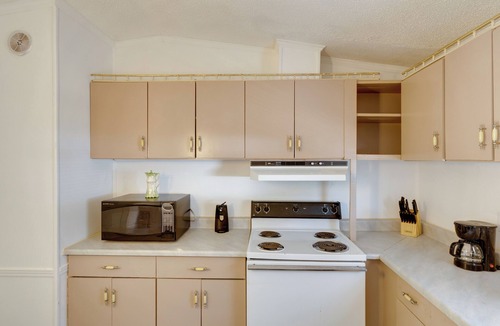 Langston House | Pets Welcome: Quiet Retreat Near Lake Guntersville