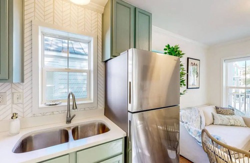 Ocean Springs Cottage | Picture book cottage!