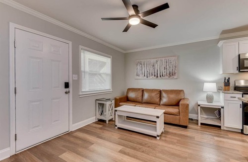 Peach Orchard Apartment | Pines at 5 Corporate Furnished Rentals Suite 112