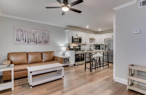 Peach Orchard Apartment | Pines at 5 Corporate Furnished Rentals Suite 113