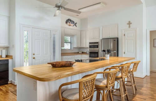 Sawgrass Pointe House | Pink Palace | Waterfront. Rodeo opening 7/16-20