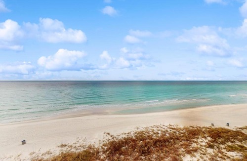 Sunnyside Apartment | Pinnacle Port C2-702 - Seas The Day