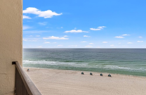 Sunnyside Condo | Pinnacle Port Vacation Rentals-A Tower 3 bdr. condo