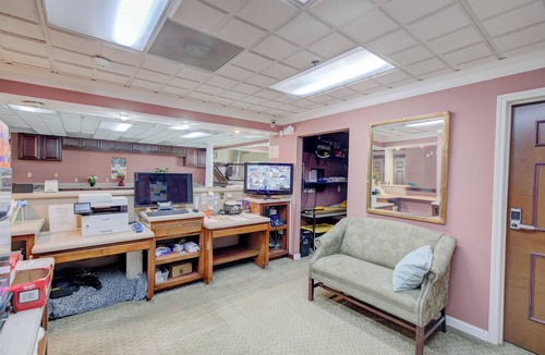 Jackson Hotel | Plantation Inn & Suites Near Locust Grove I 75