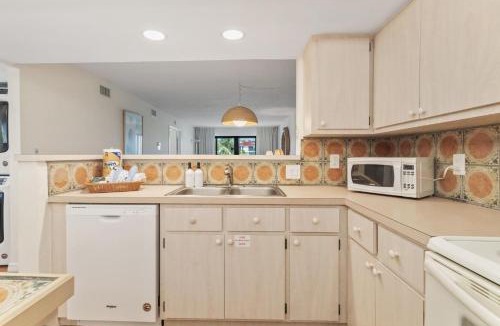 Sanibel House | Pointe Santo B34