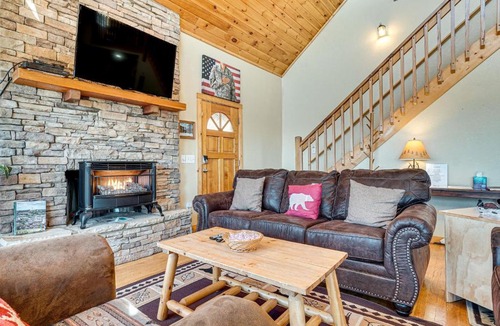 Helen House | Pool, Hot Tub & Mountain Views: Cleveland Cabin