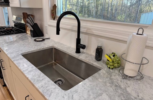 Chappells House | Pool Retreat Sleeps 10 Pet-Friendly