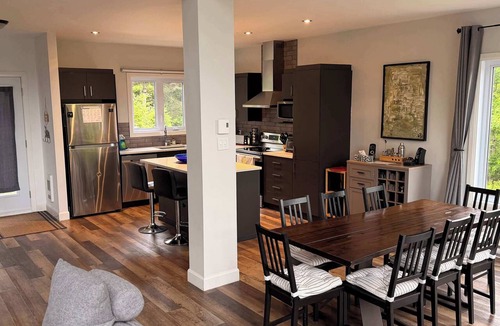 Labelle Ski Chalet | Pool Table, Private Beach - Breakfast Included - Fontainebleau