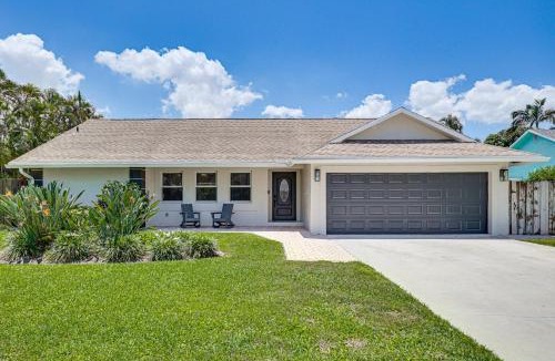 Tropic Palms House | Poolside Oasis! Family Home 4 Mi to Delray Beach