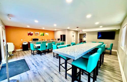 Town Center Hotel | Premier Extended Stay