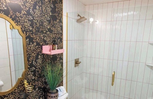 Trenton Hotel | Pretty N Pink – Retro 1960s Motel Near Chattanooga