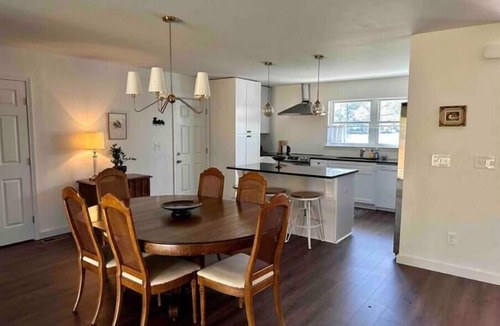 Perry House | Pretty Perry Home for Mid to Long Term Stays
