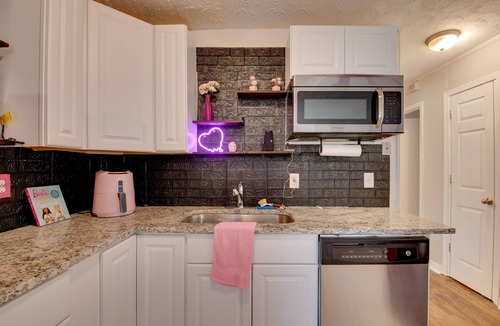 Decatur House | Pretty & Pink Atlanta Dreamhouse Near Downtown!