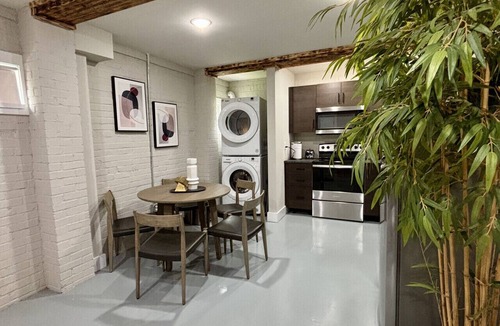 Old Town Apartment | Prime 2 bedroom Location for HSV Attractions