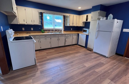 Morristown House | Prime location 2-3 bedroom mid-century house in Morristown with AC, WiFi