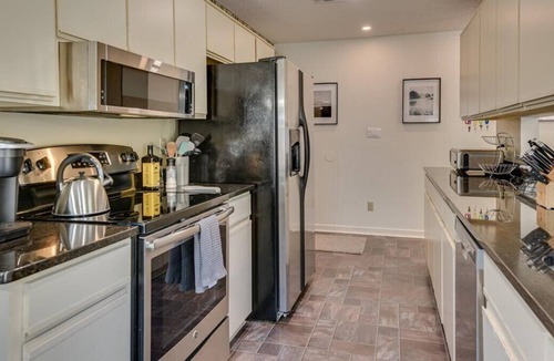 Forest Hills House | Prime Location: Minutes to All Major Events and Attractions in Augusta!