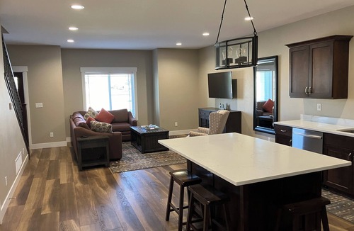 St. Anthony House | Pristine townhome in Saint Anthony