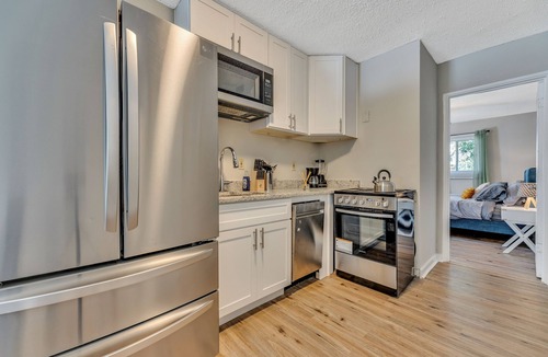 Eagan Park House | Private 1BR Near Airport & Downtown