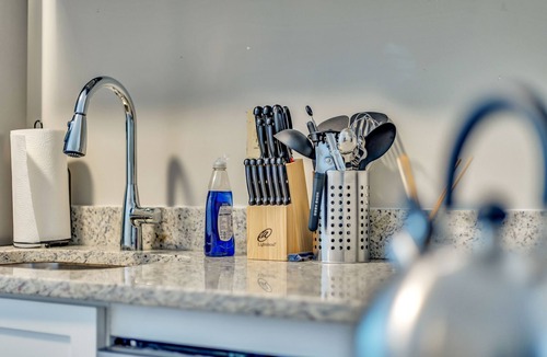 Eagan Park House | Private 1BR Near Airport & Downtown