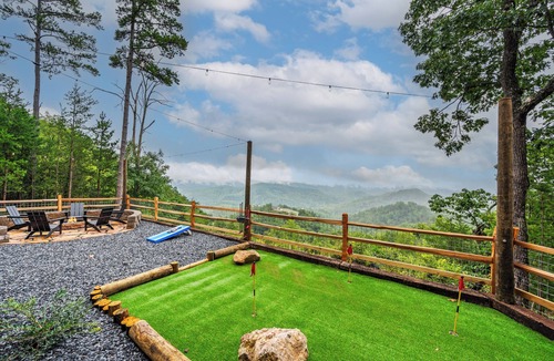 Sevierville Cabin | Private 30 Peak Views No Neighbor Golf Indoor pool 6King Bed Sleeps 16