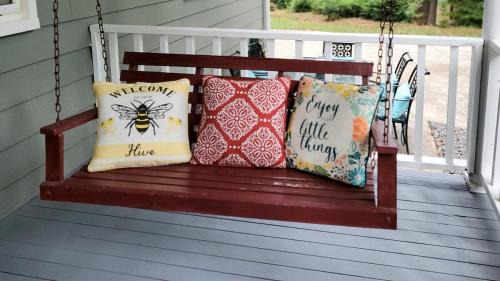 Statesville House | Private 3BR Bungalow on a Quiet Cul-de-sac