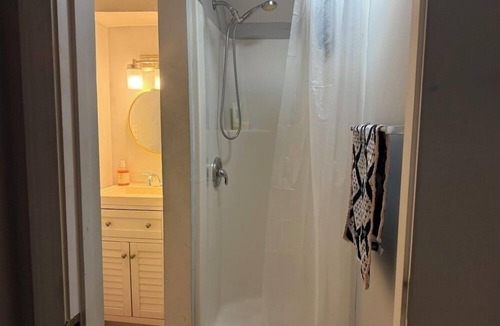 Church Street House | Private Basement Suit Near ATL Airport