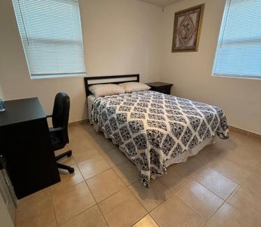 Urban Core Apartment | Private Cozy Apartment
