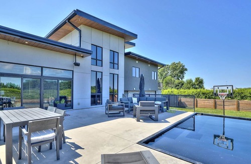 Louth House | Private Executive Family Home