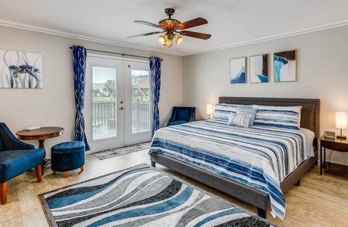 Grande Lagoon Lakes House | Private Heated Pool, Hot Tub, Game room, Kayaks | Minutes to the Beach | The BEST Home for Families