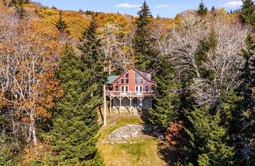 Sylva Cabin | Private Mountain Cabin with Hot Tub + Epic Views!