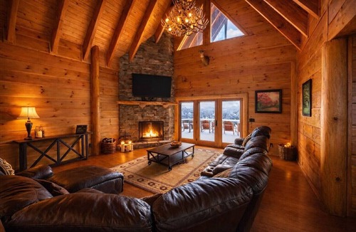 Dobson Cabin | Private Mountain Escape for Large Groups Sleeps 17