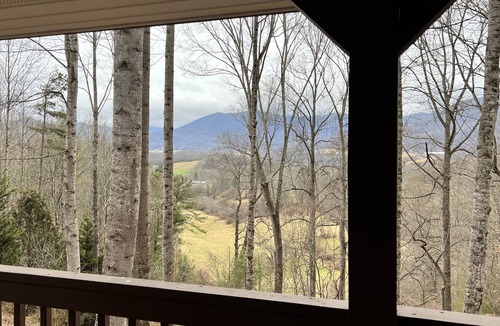 Maple Springs Cottage | Private Mtn Cottage, w Views, location, Fire Pit, Pet Friendly .Winter Special