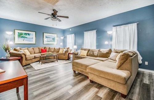 Ono Island House | Private Patio & Close to Beach Coastal Cottage