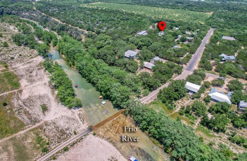 Sabinal House | Private River Access and wheelchair accessable
