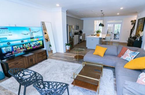 Charlotte House | Private room with private bathroom