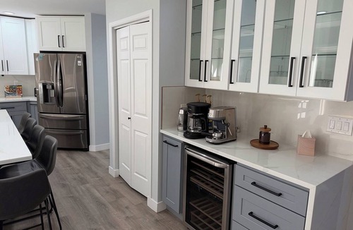 South Hill House | Puyallup Getaway 4BR, Games & Parking for 10 Cars