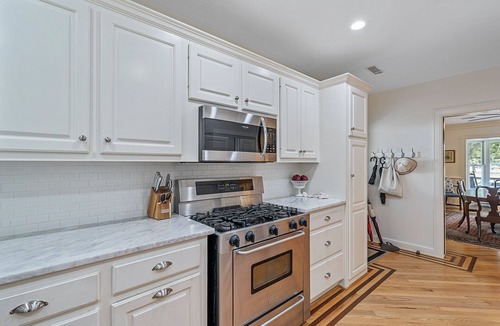 Riverland Terrace House | Pvt Room in 3 BR CHS LUX home on golf course with pool & hot tub